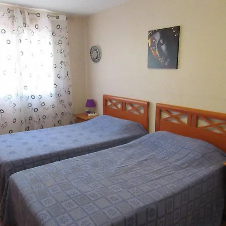 Hébergement de vacances Duplex 46 Persons, Terrace, Swimming Pool And Bbq